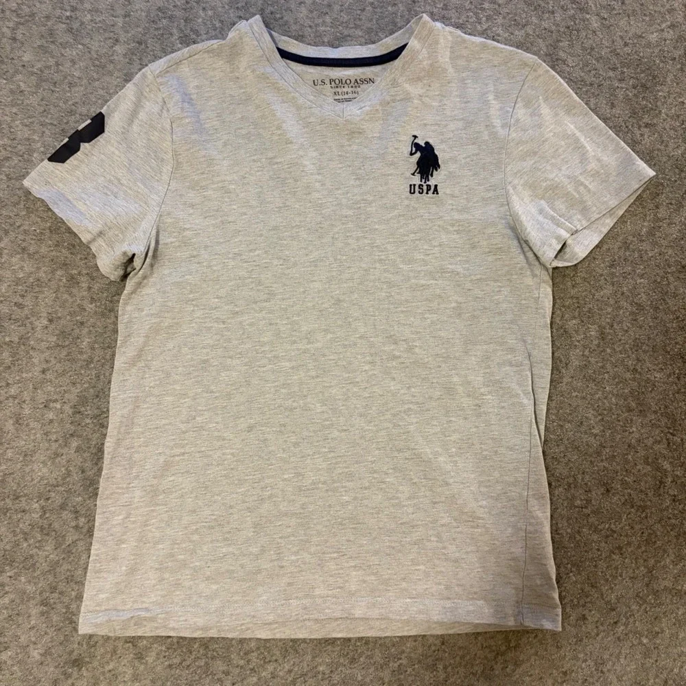U.S. Polo Assn T-Shirt Kids XL (14-16) Gray V-Neck Big Pony Embroidered Logo - Picture 1 of 8